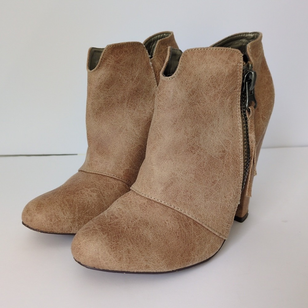 Women's Michael Antonio Sz 9 Suede Light Brown Suede Feel Heeled Zipper Booties‎
